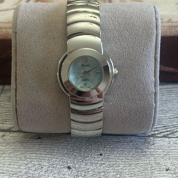 Bouche Bracelet Cuff Quartz Watch - Picture 1 of 5
